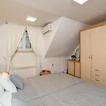Neve Apartman