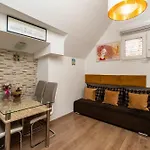 Apartman Neve