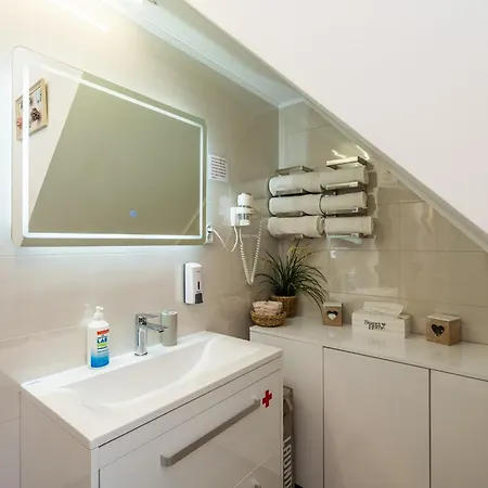 Apartament Neve *