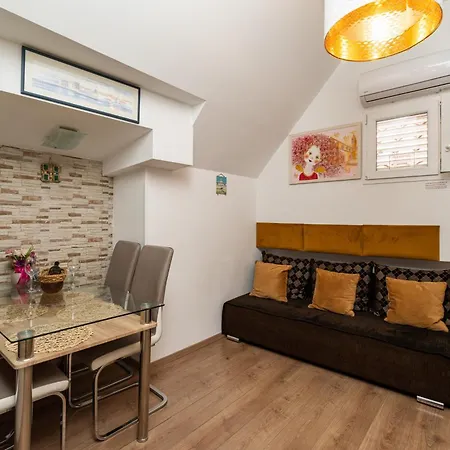 Apartman Neve