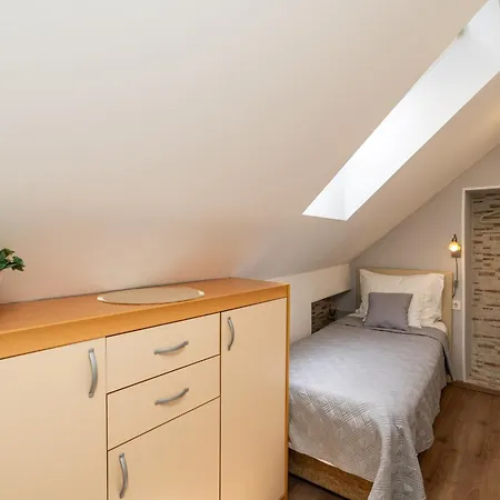 アパルトマン ネヴェ