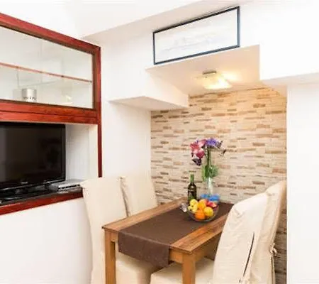 アパルトマン ネヴェ